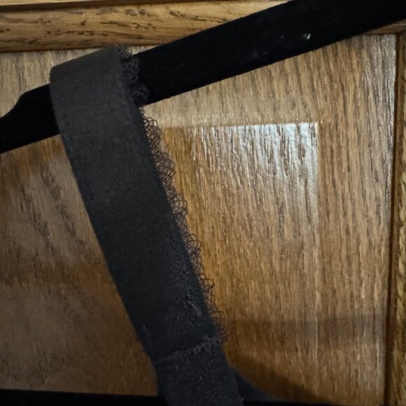 Chantelle Seamless Unlined Minimizer Bra - 36DD - Picture 3 of 6